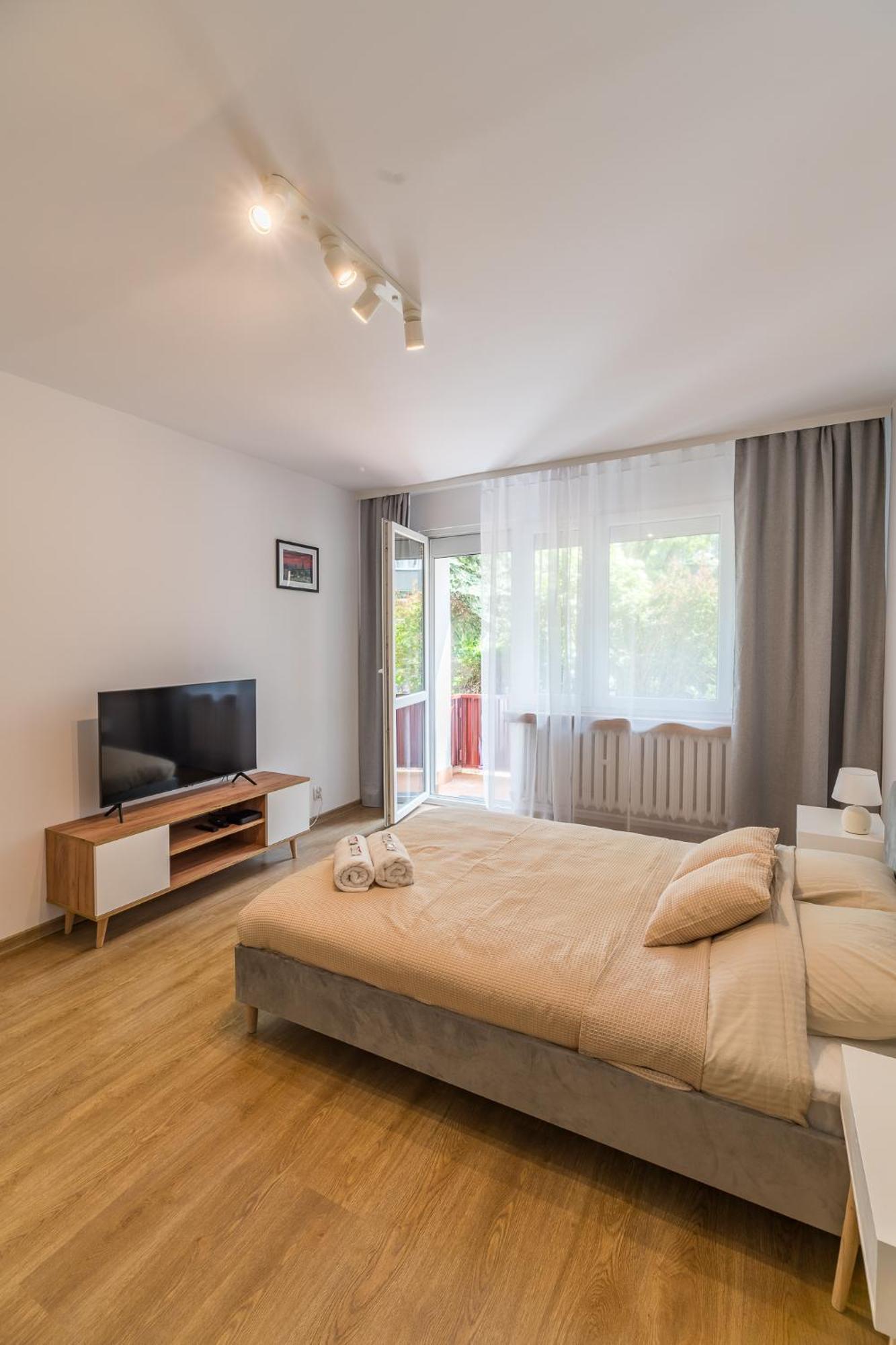 Ferienwohnung Krakow Czyzyny - Terrace By Rentujemy Exterior foto